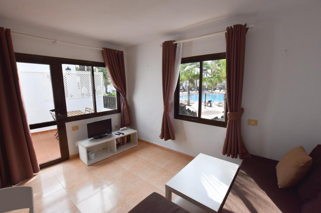 Book Jet - Oasis Pool View Apartment Corralejo Buitenkant foto